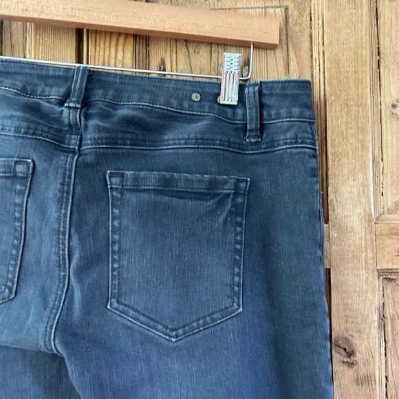 CAbi 4 Gray Slim‎ Skinnier Leg Boyfriend Jeans - Picture 6 of 6